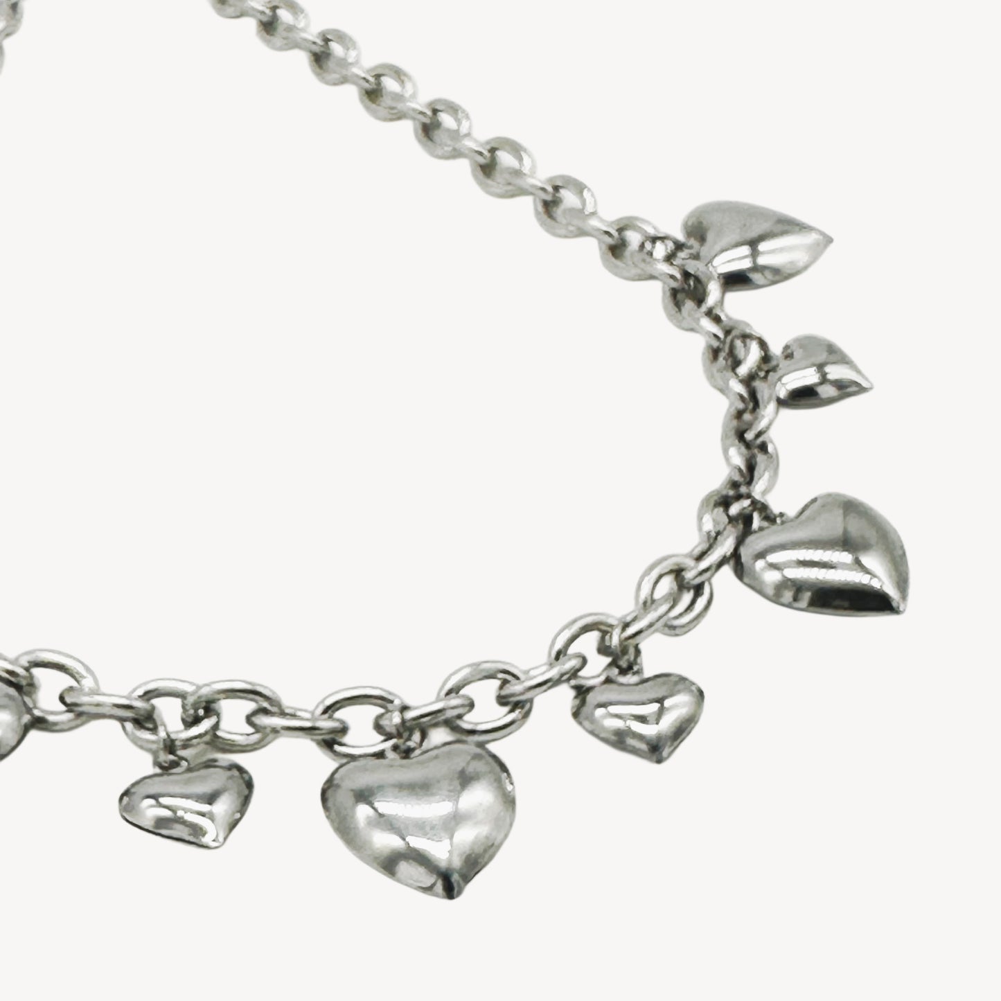 Collana VERO-AMORE con Pendenti a Cuore e Sonagli