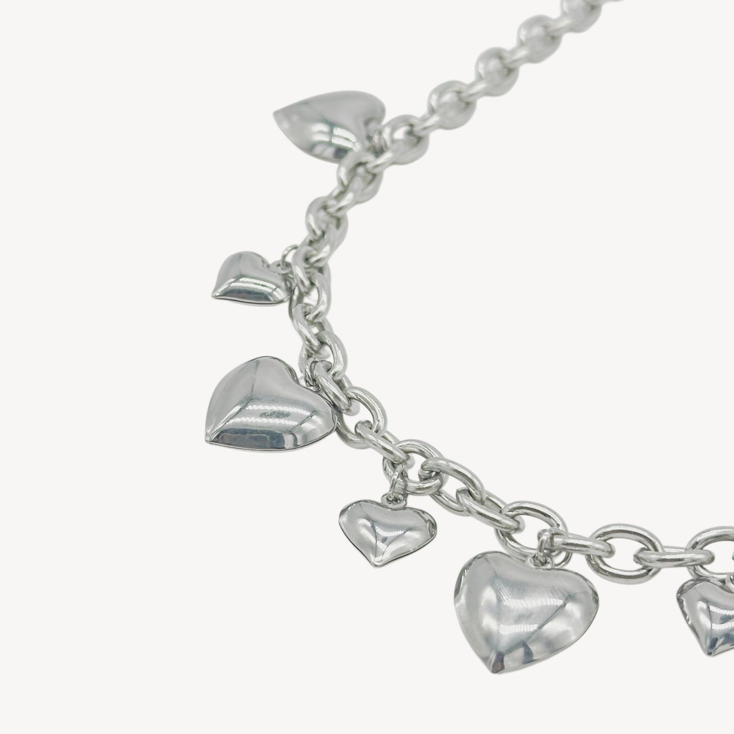 Collana VERO-AMORE con Pendenti a Cuore e Sonagli